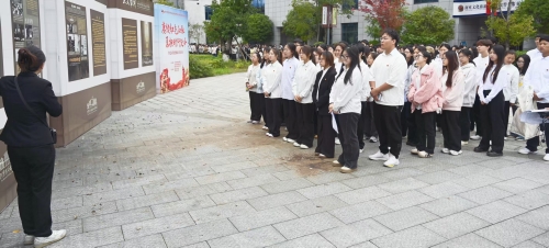 弘扬抗战精神 汲取奋进力量—我校师生参观“赓续红色血脉 勇担时代使命”主题展览