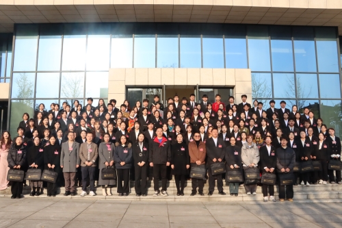 学校召开第五次学生代表大会