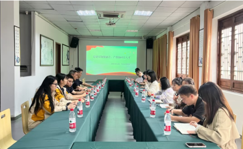 党建引领促融合 产教协同育人才—文化服务系党总支赴南津关古镇开展主题党日活动